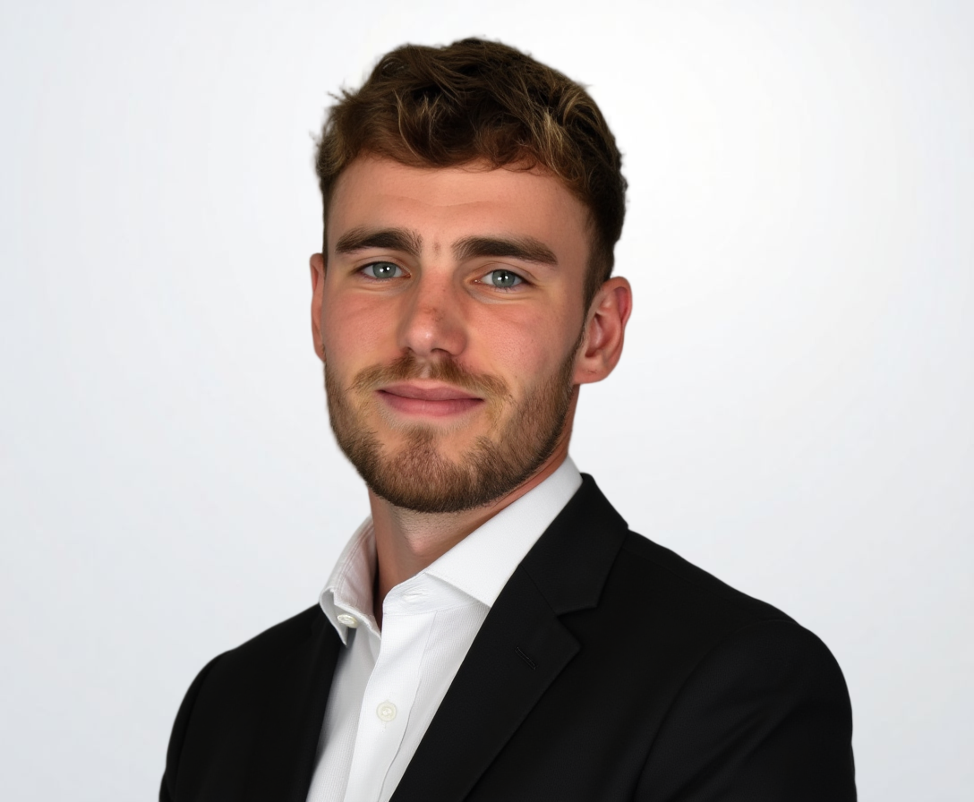 Owen Knowles headshot